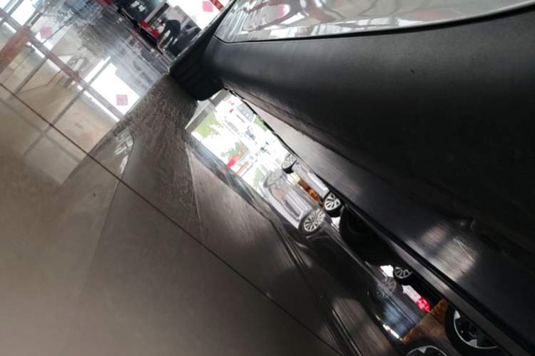 Used Tesla Model Y 2023 Rear-Wheel-Drive Version Right Side Sill