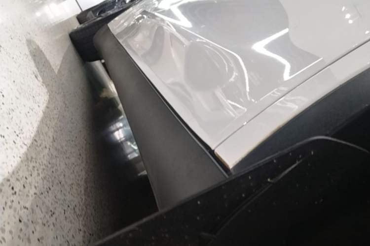 Used Tesla Model Y 2023 Rear-Wheel-Drive Version Right Side Sill