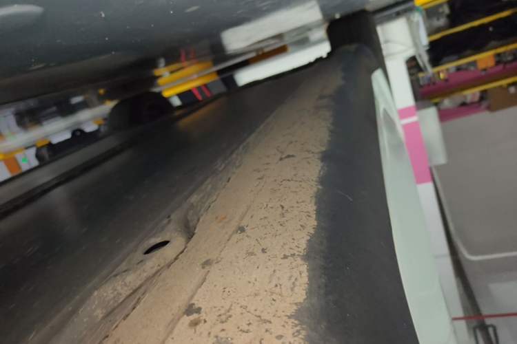 Used Tesla Model Y 2023 Rear-Wheel-Drive Version Right Side Sill