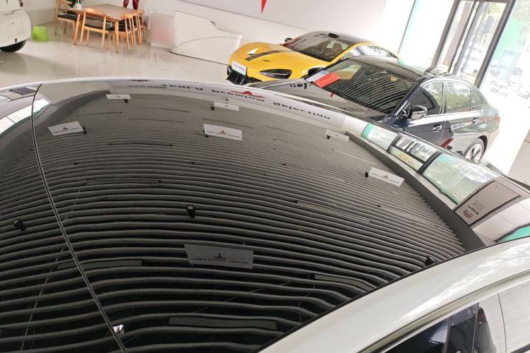 Used Tesla Model Y 2023 Rear-Wheel-Drive Version Roof