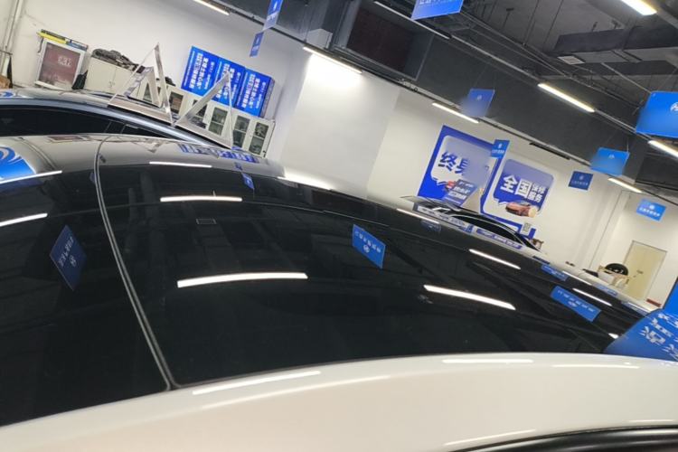 Used Tesla Model Y 2023 Rear-Wheel-Drive Version Roof