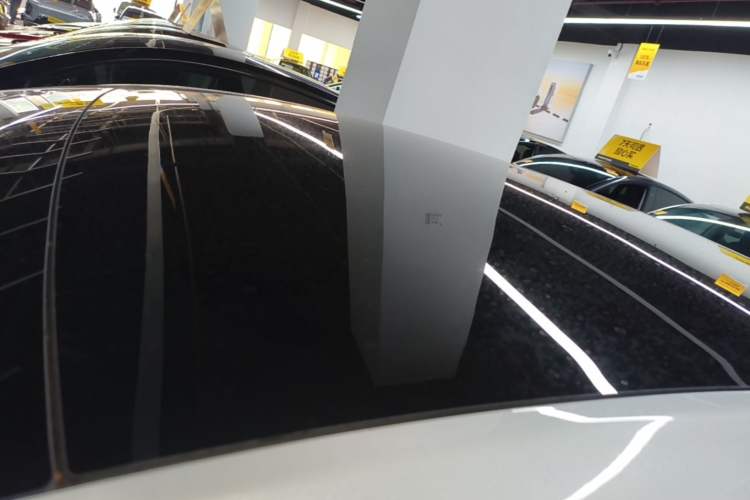 Used Tesla Model Y 2023 Rear-Wheel-Drive Version Roof
