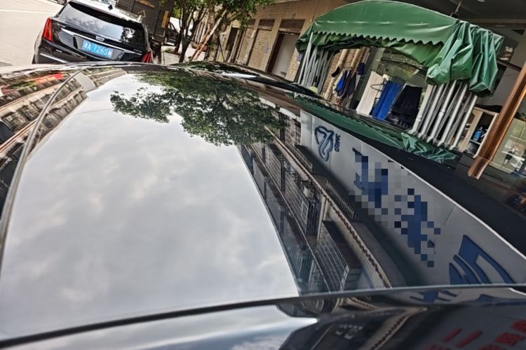 Used Tesla Model Y 2023 Rear-Wheel-Drive Version Roof