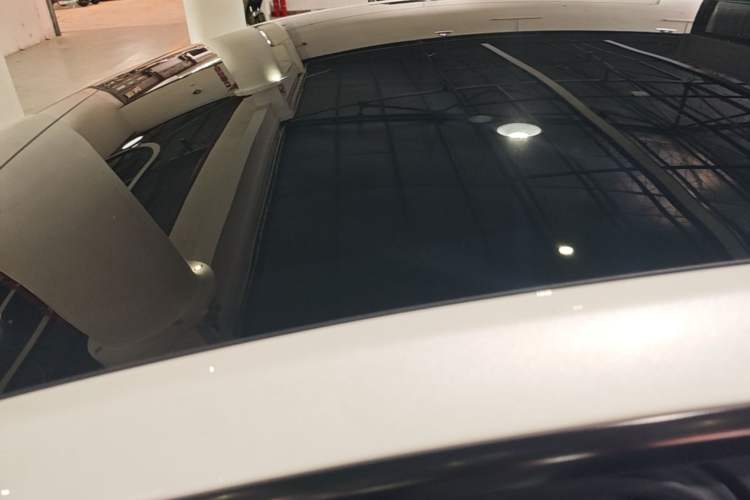 Used Tesla Model Y 2023 Long-Range All-Wheel-Drive Version Roof