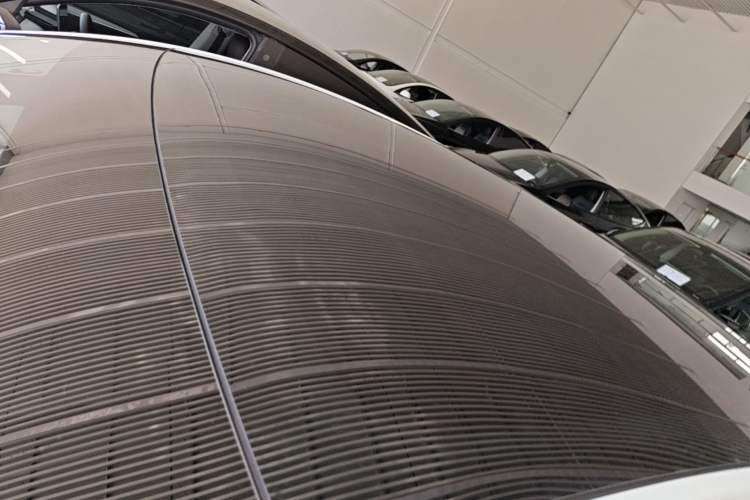 Used Tesla Model Y 2023 Long-Range All-Wheel-Drive Version Roof