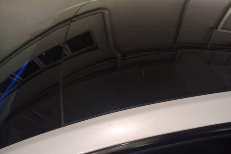 Used Tesla Model Y 2023 Long-Range All-Wheel-Drive Version Roof
