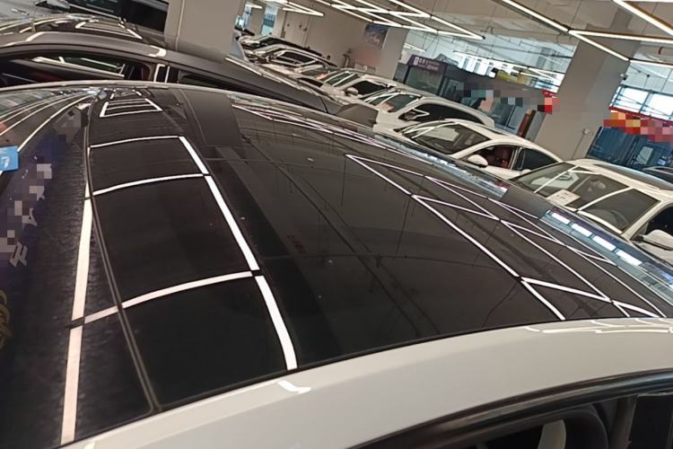 Used Tesla Model Y 2023 Rear-Wheel-Drive Version Roof