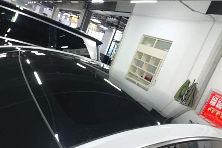 Used Tesla Model Y 2023 Long-Range All-Wheel-Drive Version Roof