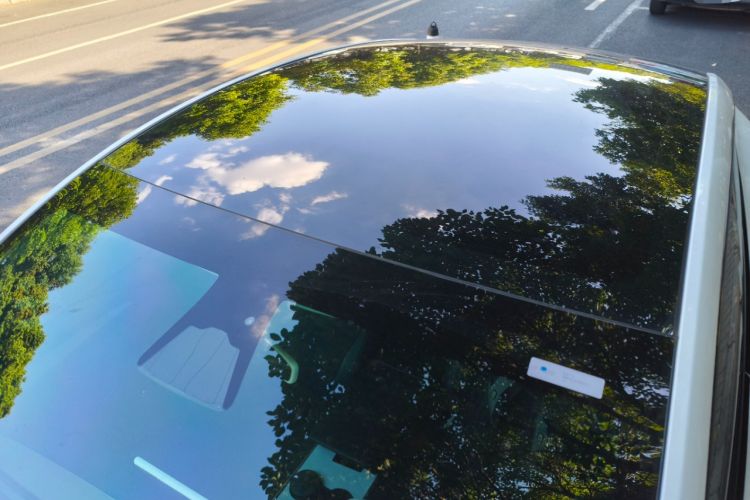 Used Tesla Model Y 2023 Rear-Wheel-Drive Version Roof