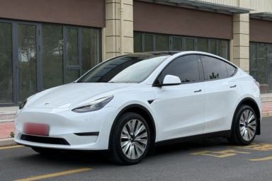 Used Tesla Model Y 2023 Long-Range All-Wheel-Drive Version