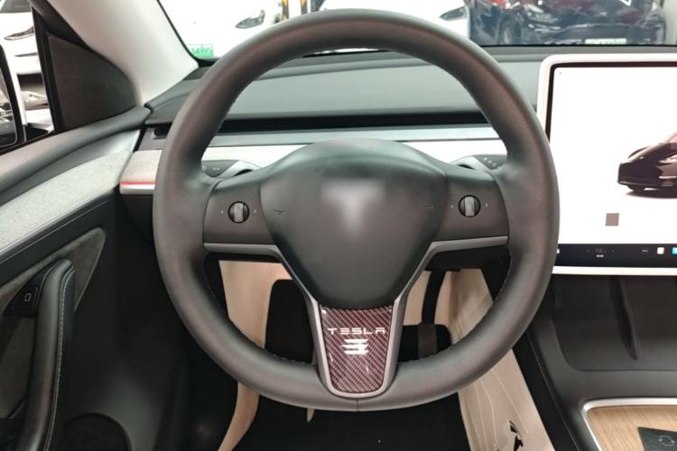 Used Tesla Model Y 2023 Long-Range All-Wheel-Drive Version Steering Wheel
