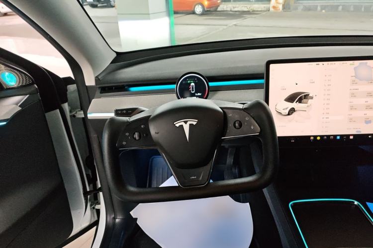 Used Tesla Model Y 2023 Rear-Wheel-Drive Version Steering Wheel