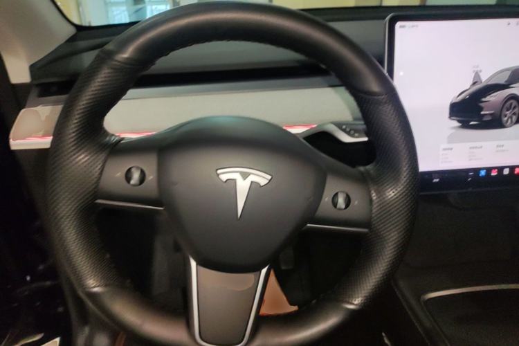 Used Tesla Model Y 2023 Rear-Wheel-Drive Version Steering Wheel