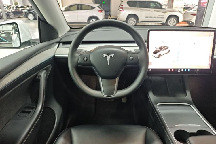 Used Tesla Model Y 2023 Rear-Wheel-Drive Version Steering Wheel