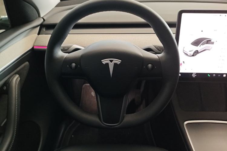 Used Tesla Model Y 2023 Rear-Wheel-Drive Version Steering Wheel