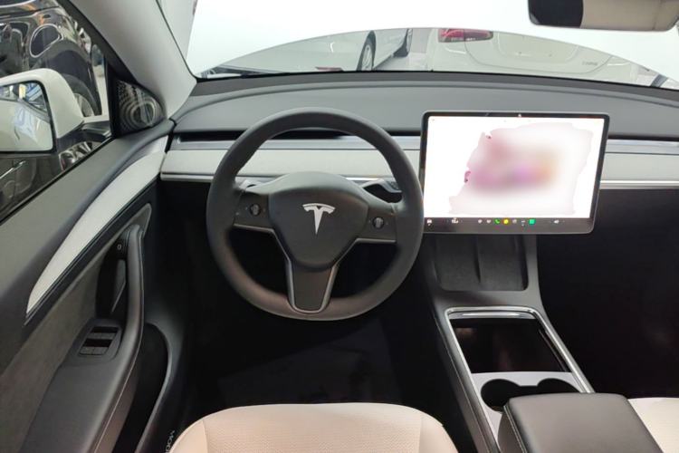 Used Tesla Model Y 2023 Long-Range All-Wheel-Drive Version Steering Wheel