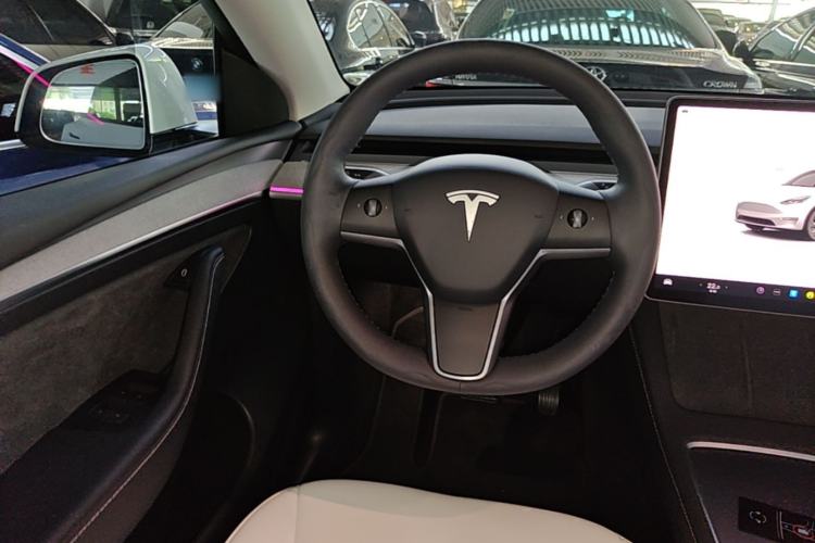 Used Tesla Model Y 2023 Rear-Wheel-Drive Version Steering Wheel