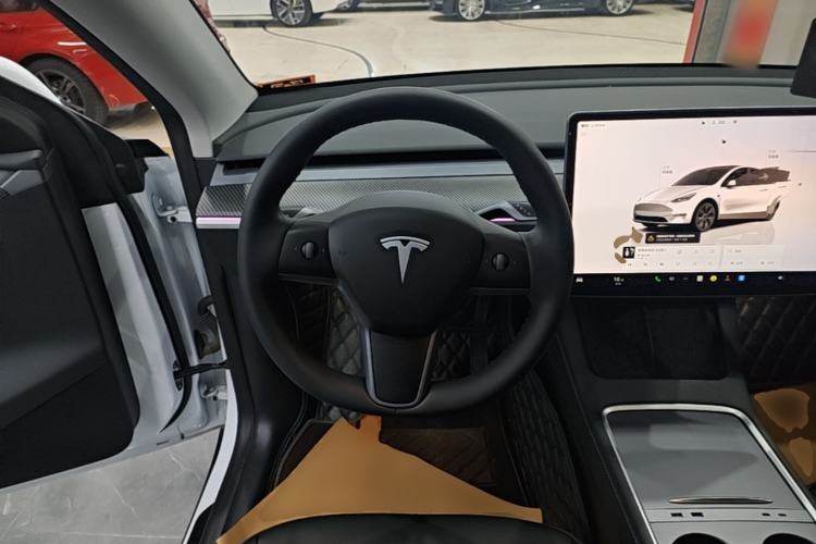 Used Tesla Model Y 2023 Rear-Wheel-Drive Version Steering Wheel