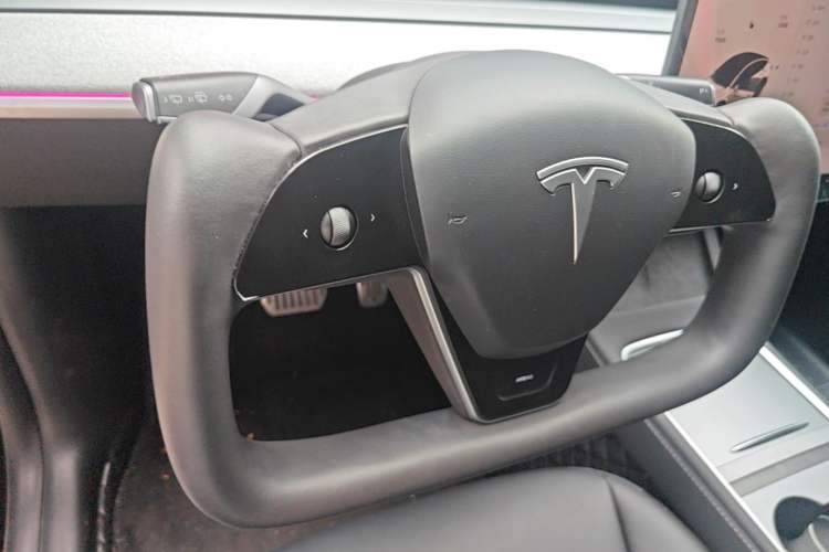 Used Tesla Model Y 2023 Rear-Wheel-Drive Version Steering Wheel