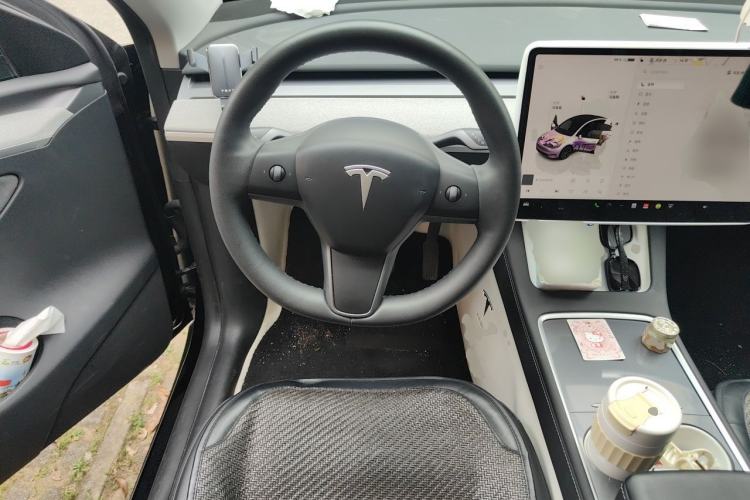 Used Tesla Model Y 2023 Rear-Wheel-Drive Version Steering Wheel