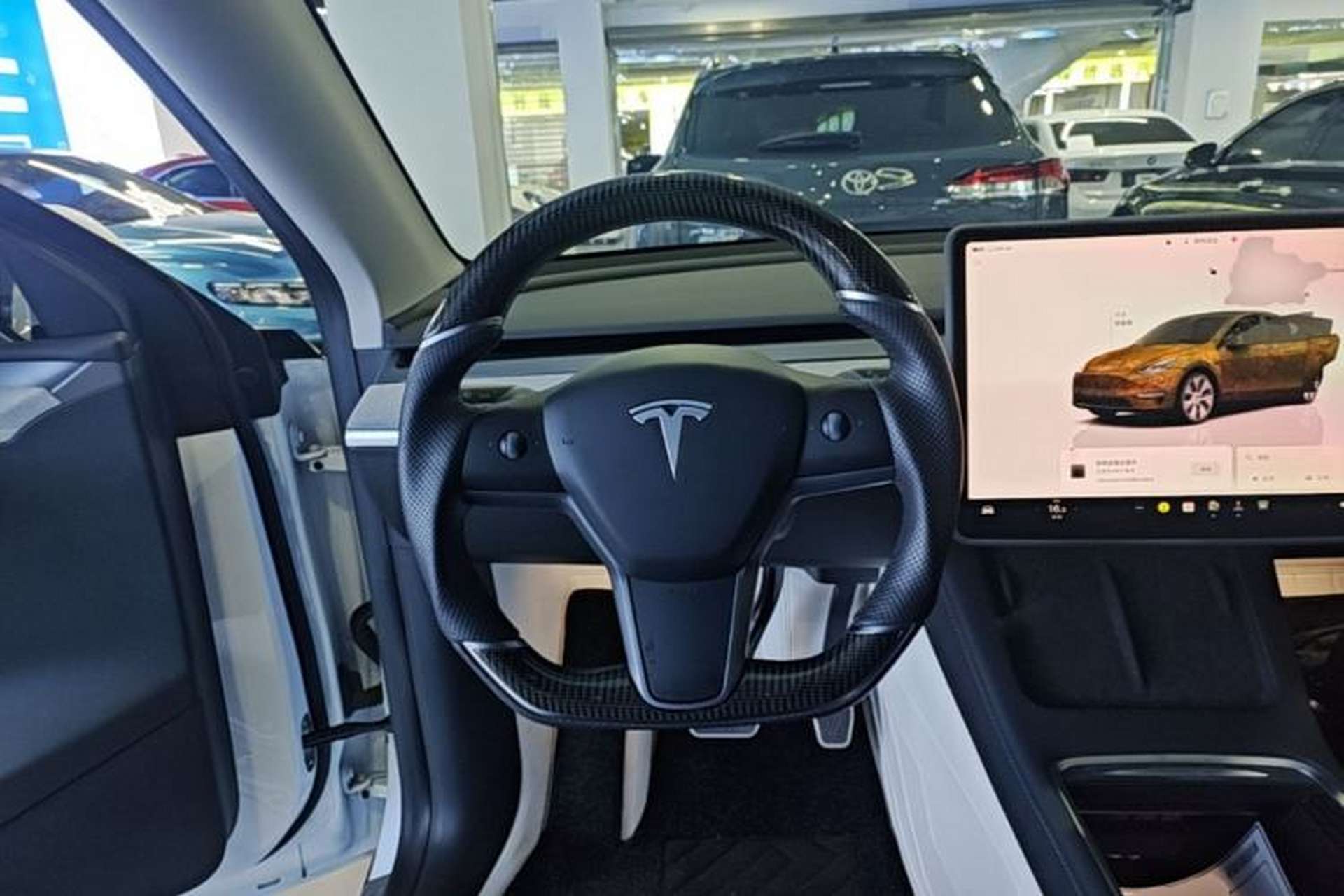 Used Tesla Model Y 2023 Long-Range All-Wheel-Drive Version Steering Wheel