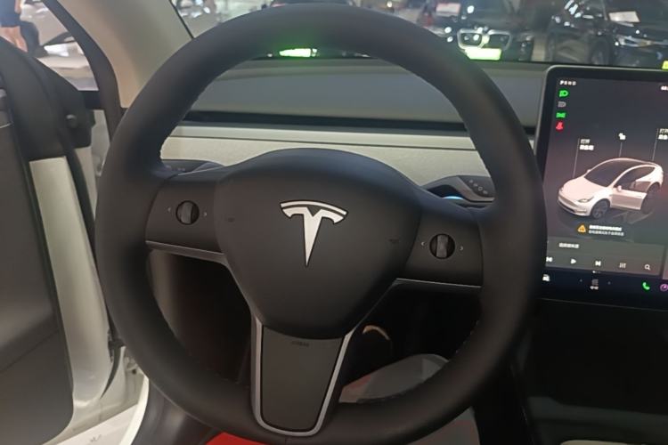 Used Tesla Model Y 2023 Long-Range All-Wheel-Drive Version Steering Wheel