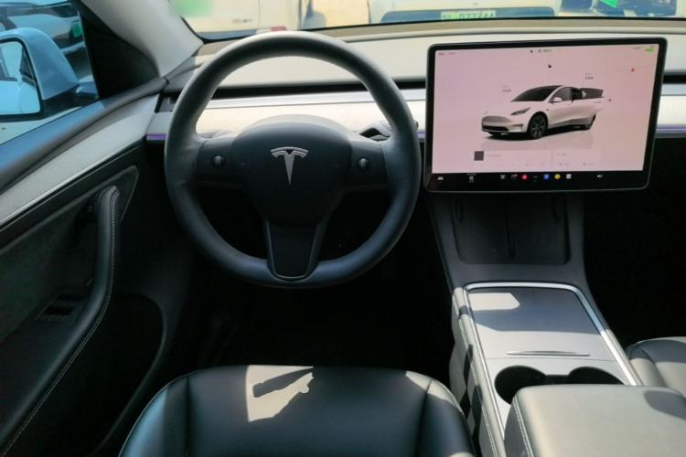 Used Tesla Model Y 2023 Rear-Wheel-Drive Version Steering Wheel
