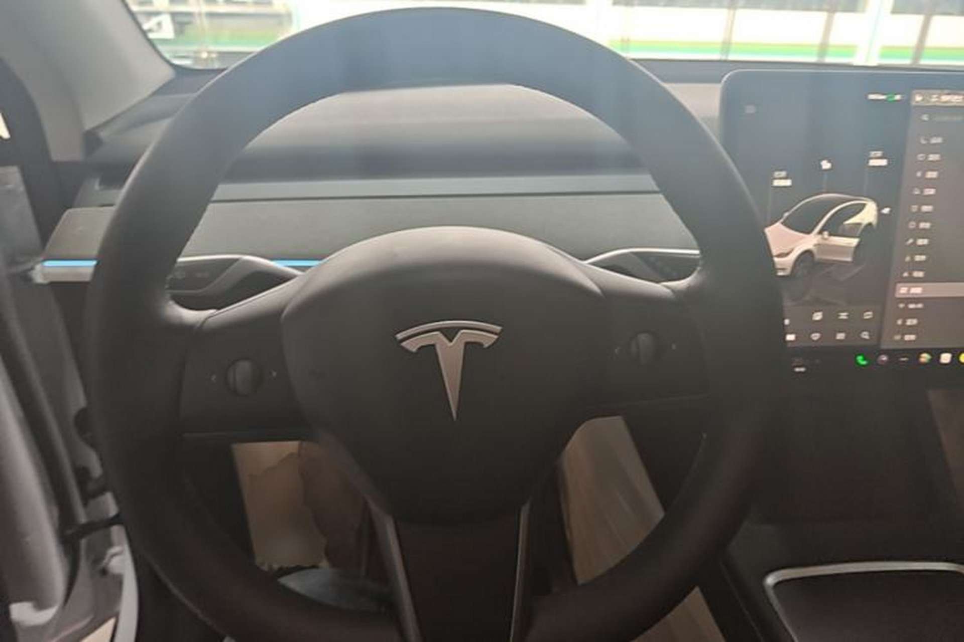 Used Tesla Model Y 2023 Rear-Wheel-Drive Version Steering Wheel