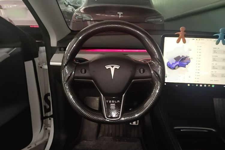 Used Tesla Model Y 2023 Long-Range All-Wheel-Drive Version Steering Wheel