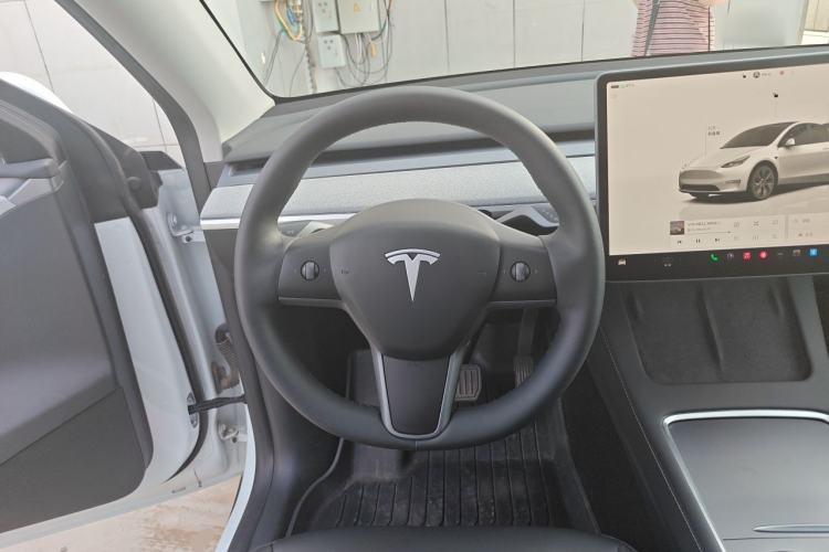 Used Tesla Model Y 2023 Rear-Wheel-Drive Version Steering Wheel