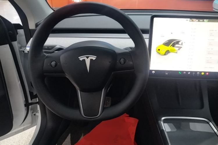 Used Tesla Model Y 2023 Rear-Wheel-Drive Version Steering Wheel