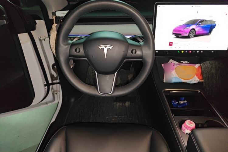 Used Tesla Model Y 2023 Rear-Wheel-Drive Version Steering Wheel