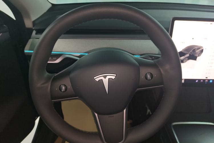 Used Tesla Model Y 2023 Rear-Wheel-Drive Version Steering Wheel