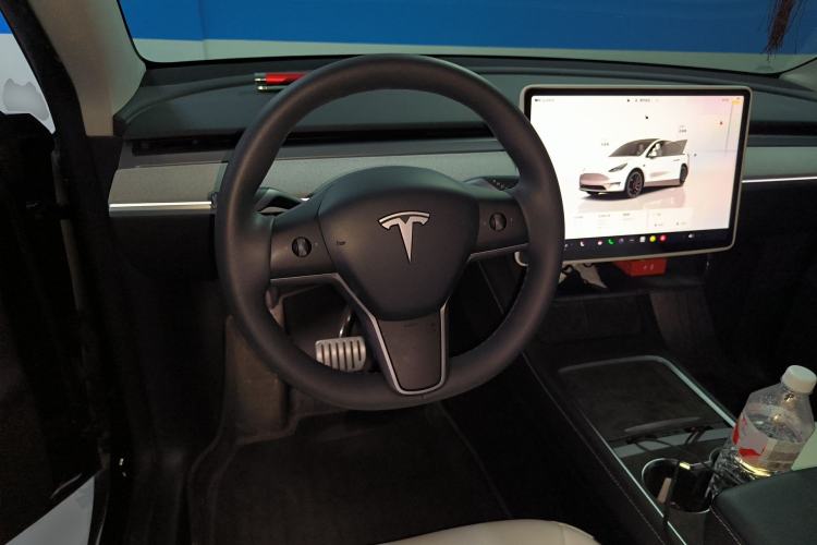 Used Tesla Model Y 2023 High-Performance All-Wheel-Drive Version Steering Wheel