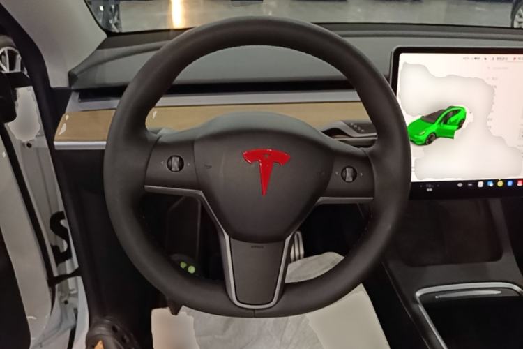 Used Tesla Model Y 2023 High-Performance All-Wheel-Drive Version Steering Wheel