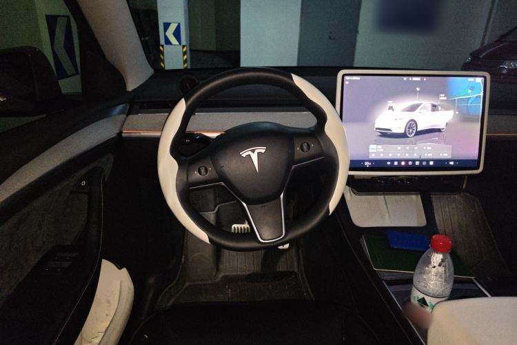 Used Tesla Model Y 2023 Rear-Wheel-Drive Version Steering Wheel