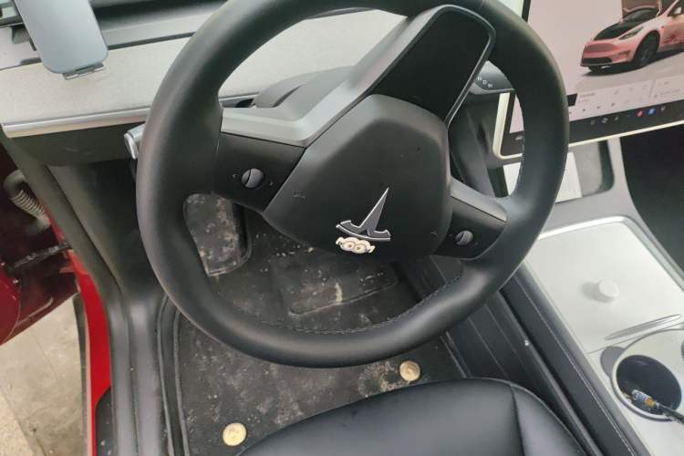 Used Tesla Model Y 2023 Rear-Wheel-Drive Version Steering Wheel