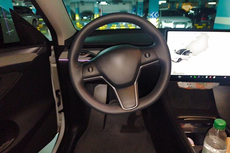 Used Tesla Model Y 2023 Rear-Wheel-Drive Version Steering Wheel