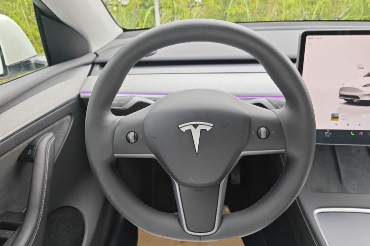 Used Tesla Model Y 2023 Rear-Wheel-Drive Version Steering Wheel