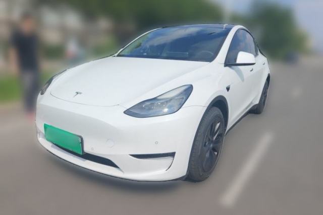 Used Tesla Model Y 2023 Long-Range All-Wheel-Drive Version