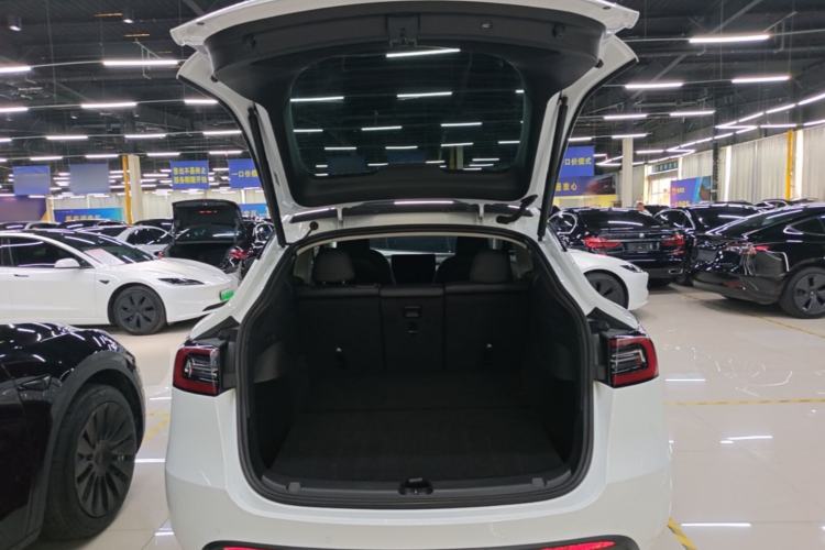 Used Tesla Model Y 2023 High-Performance All-Wheel-Drive Version Trunk