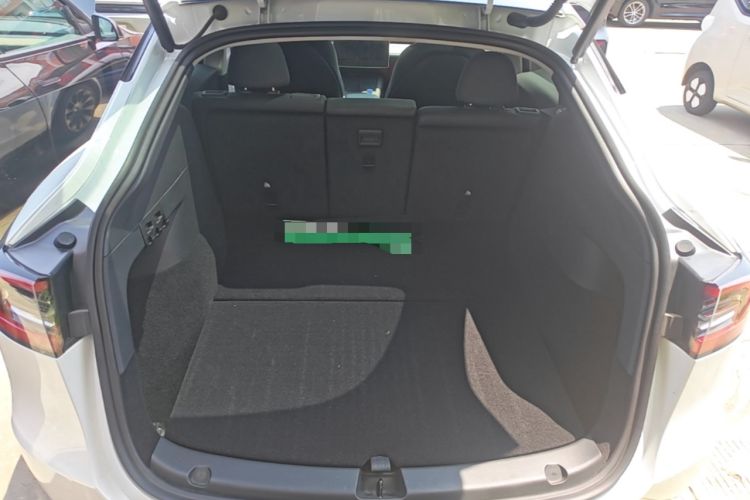 Used Tesla Model Y 2023 Rear-Wheel-Drive Version Trunk