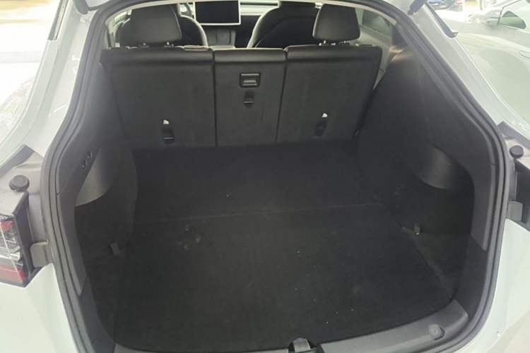 Used Tesla Model Y 2023 Rear-Wheel-Drive Version Trunk