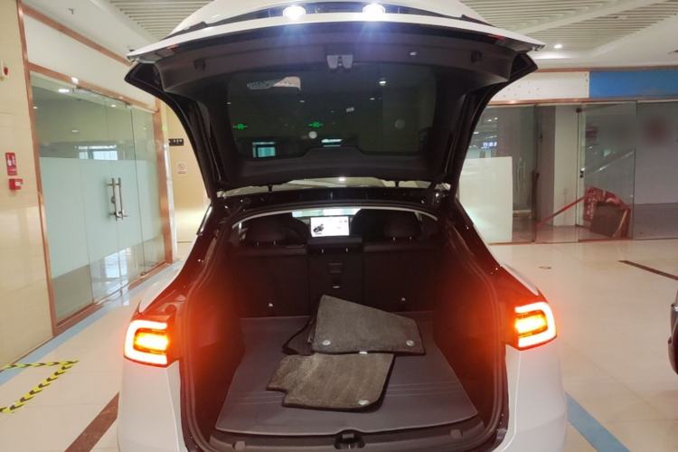 Used Tesla Model Y 2023 Rear-Wheel-Drive Version Trunk