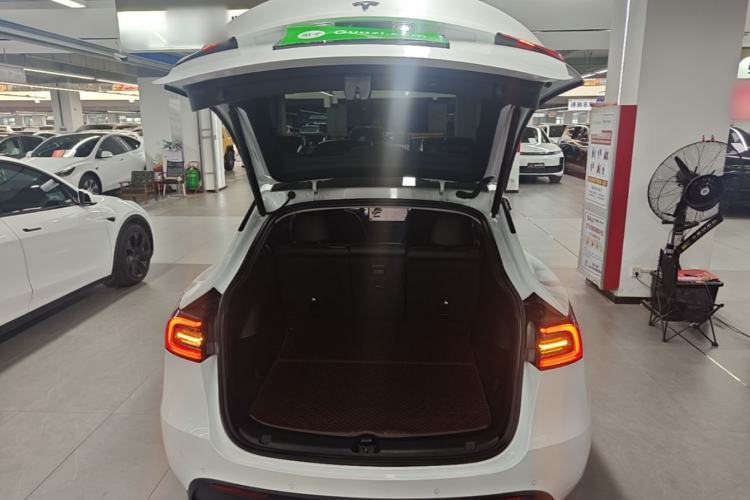 Used Tesla Model Y 2023 Long-Range All-Wheel-Drive Version Trunk