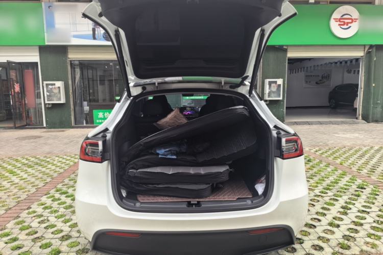 Used Tesla Model Y 2023 Rear-Wheel-Drive Version Trunk