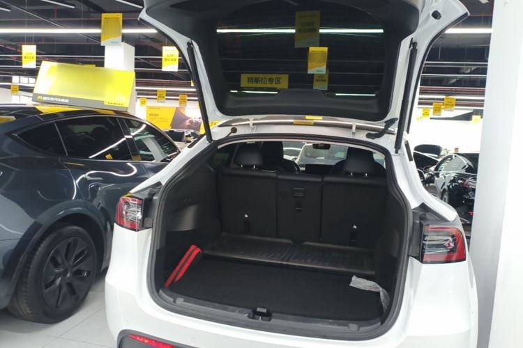 Used Tesla Model Y 2023 Rear-Wheel-Drive Version Trunk