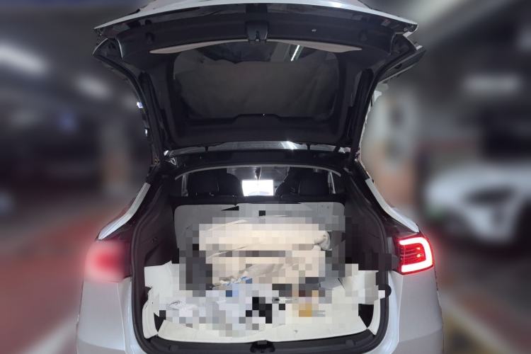 Used Tesla Model Y 2023 Long-Range All-Wheel-Drive Version Trunk