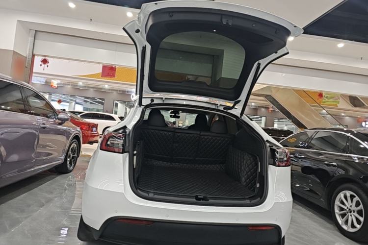 Used Tesla Model Y 2023 Rear-Wheel-Drive Version Trunk