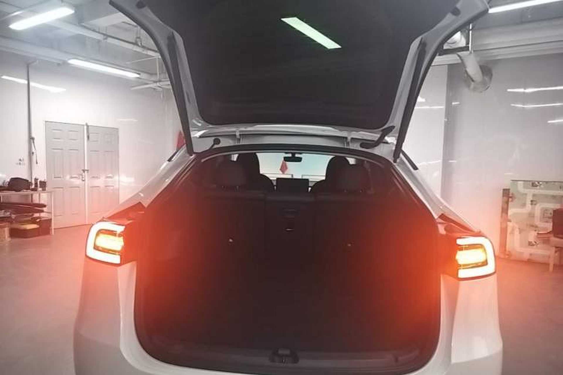 Used Tesla Model Y 2023 Long-Range All-Wheel-Drive Version Trunk